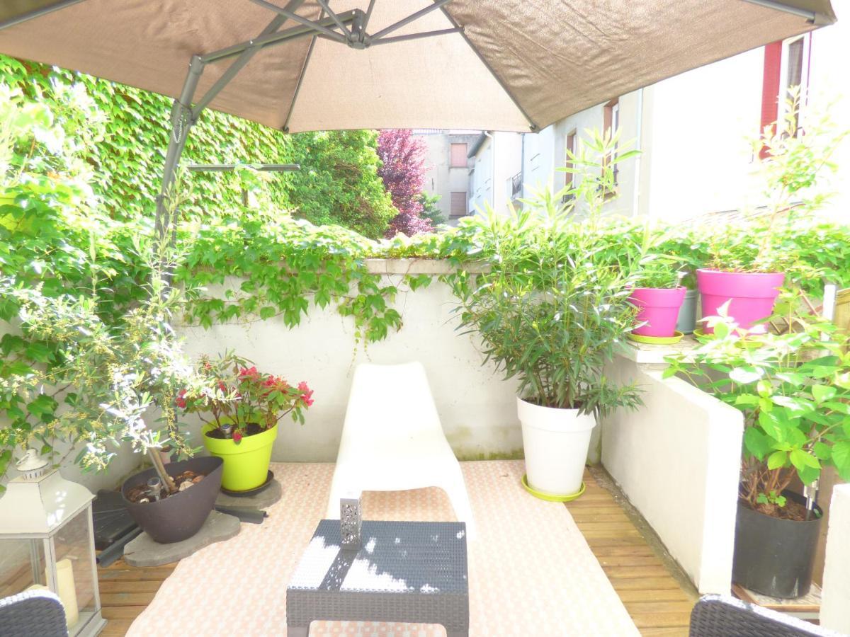 Les Cocons De Stephanie Apartment Виши Екстериор снимка