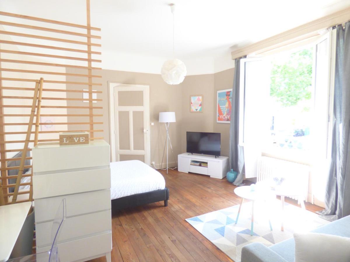 Les Cocons De Stephanie Apartment Виши Екстериор снимка