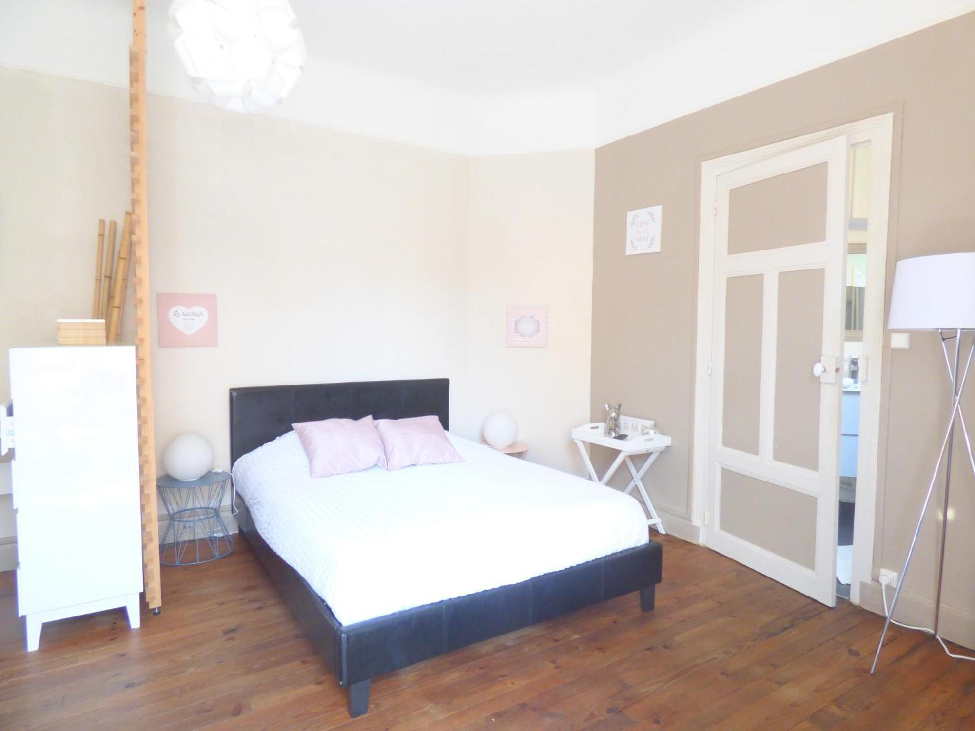 Les Cocons De Stephanie Apartment Виши Екстериор снимка